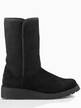 UGG Women’s Amie Boots / Black / 8.5